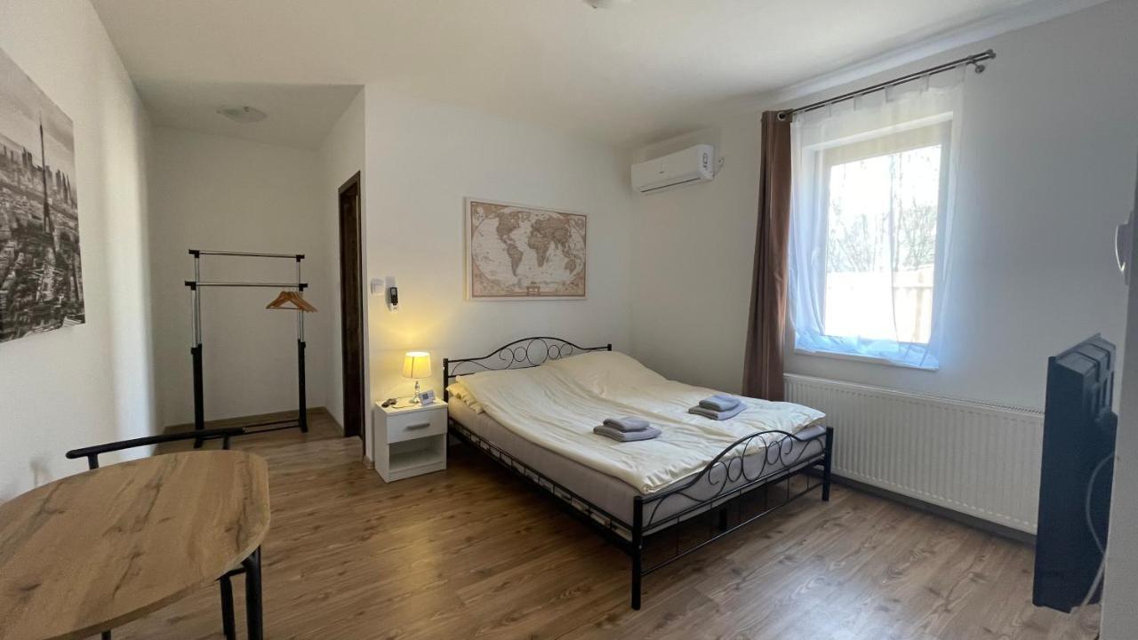 CITY Apartmanház Balatonföldvár Esterno foto