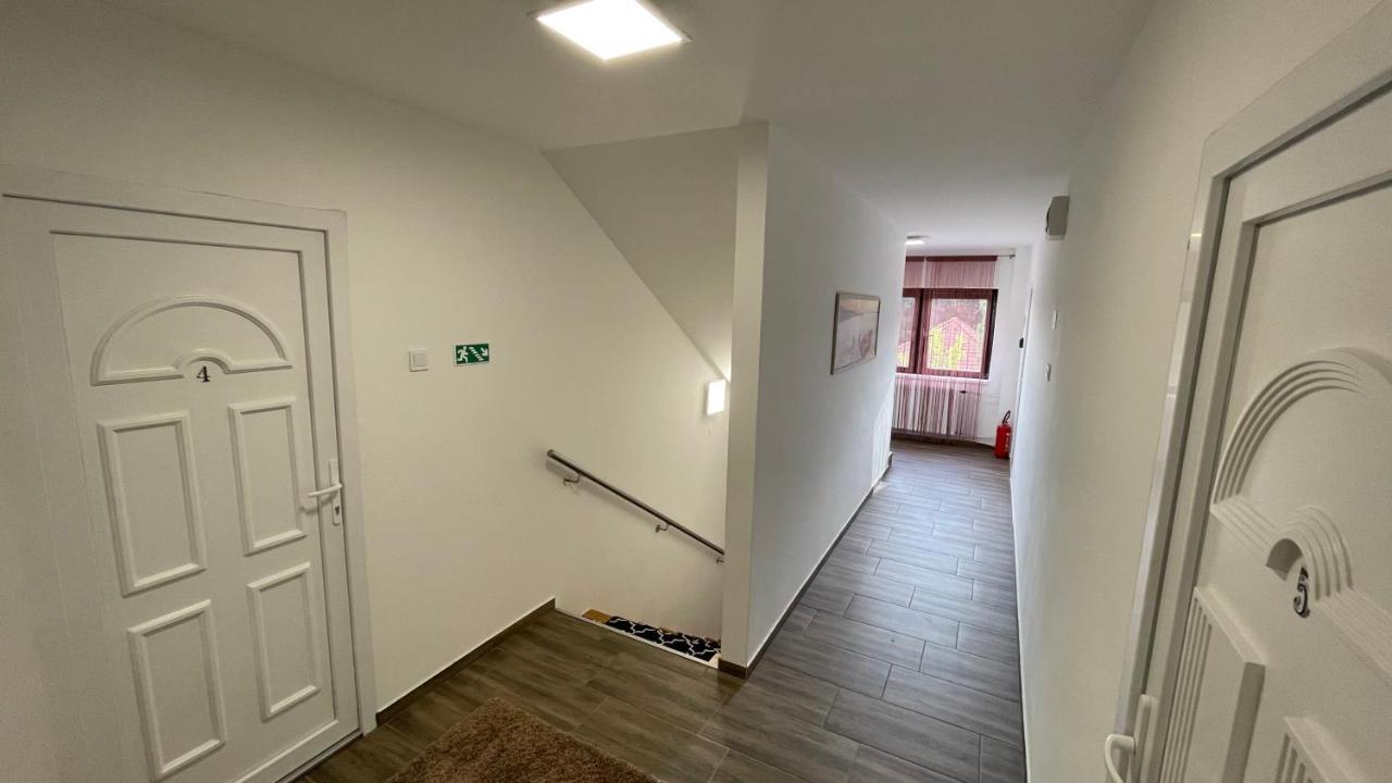 CITY Apartmanház Balatonföldvár Esterno foto