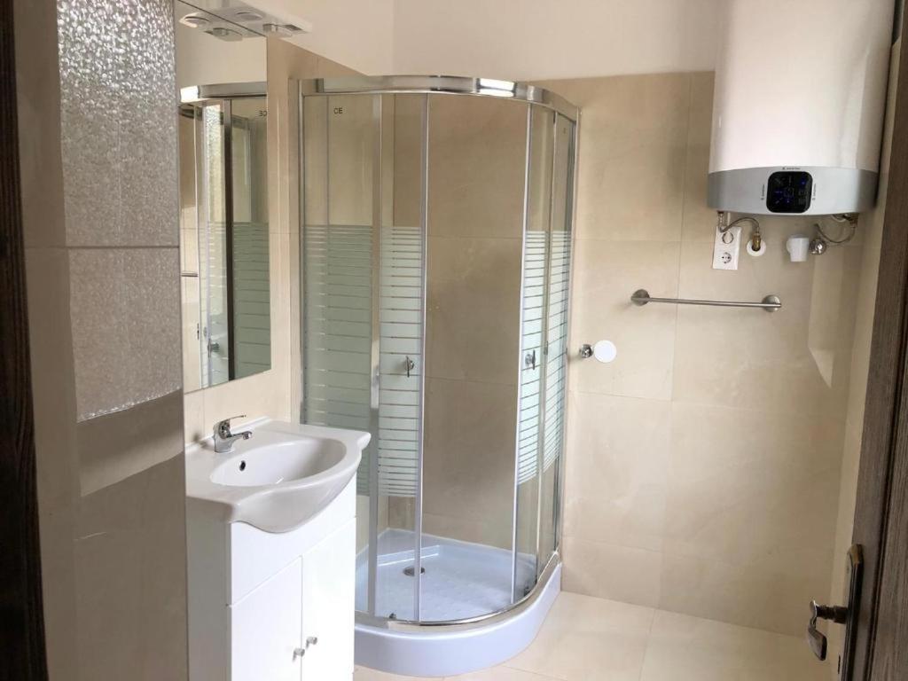 CITY Apartmanház Balatonföldvár Esterno foto